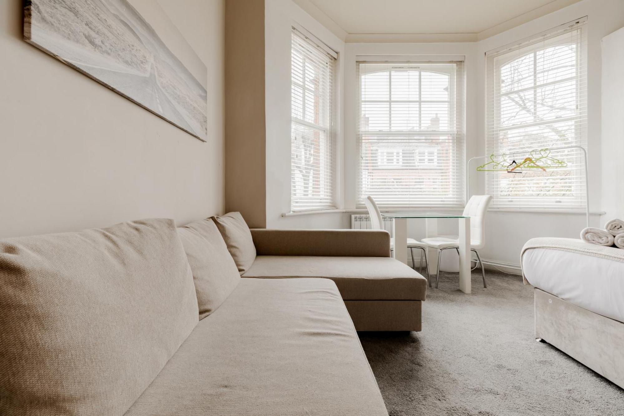 Fairhazel Gardens Studios Лондон Номер фото