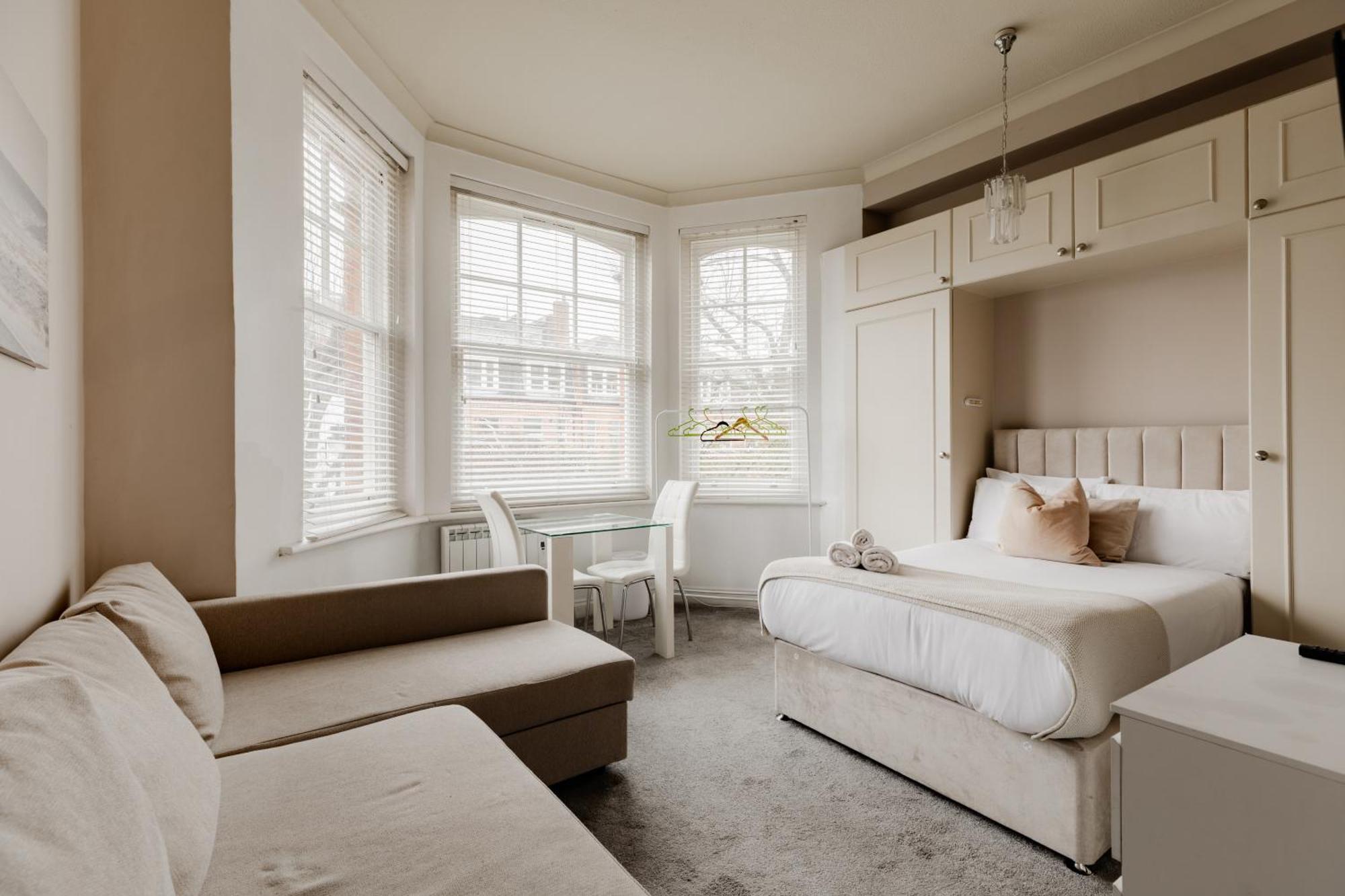 Fairhazel Gardens Studios Лондон Номер фото